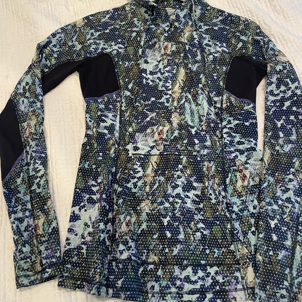 LULULEMON RUNBEAM HOODIE - Picture 3 of 6